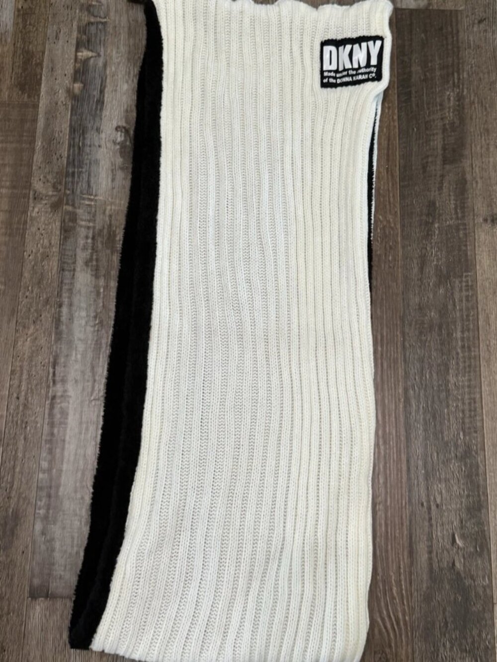 NWT DKNY Sherpa Fleece Lined Womens Cream/Black Infinity Scarf One Size MSRP $58